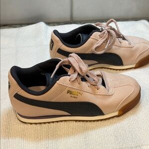 Puma Kids Sneakers in Pink and Blue  size 2 girls